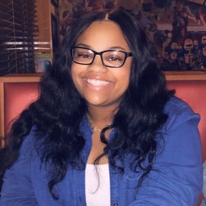 Meet your Posher, Caitlyn